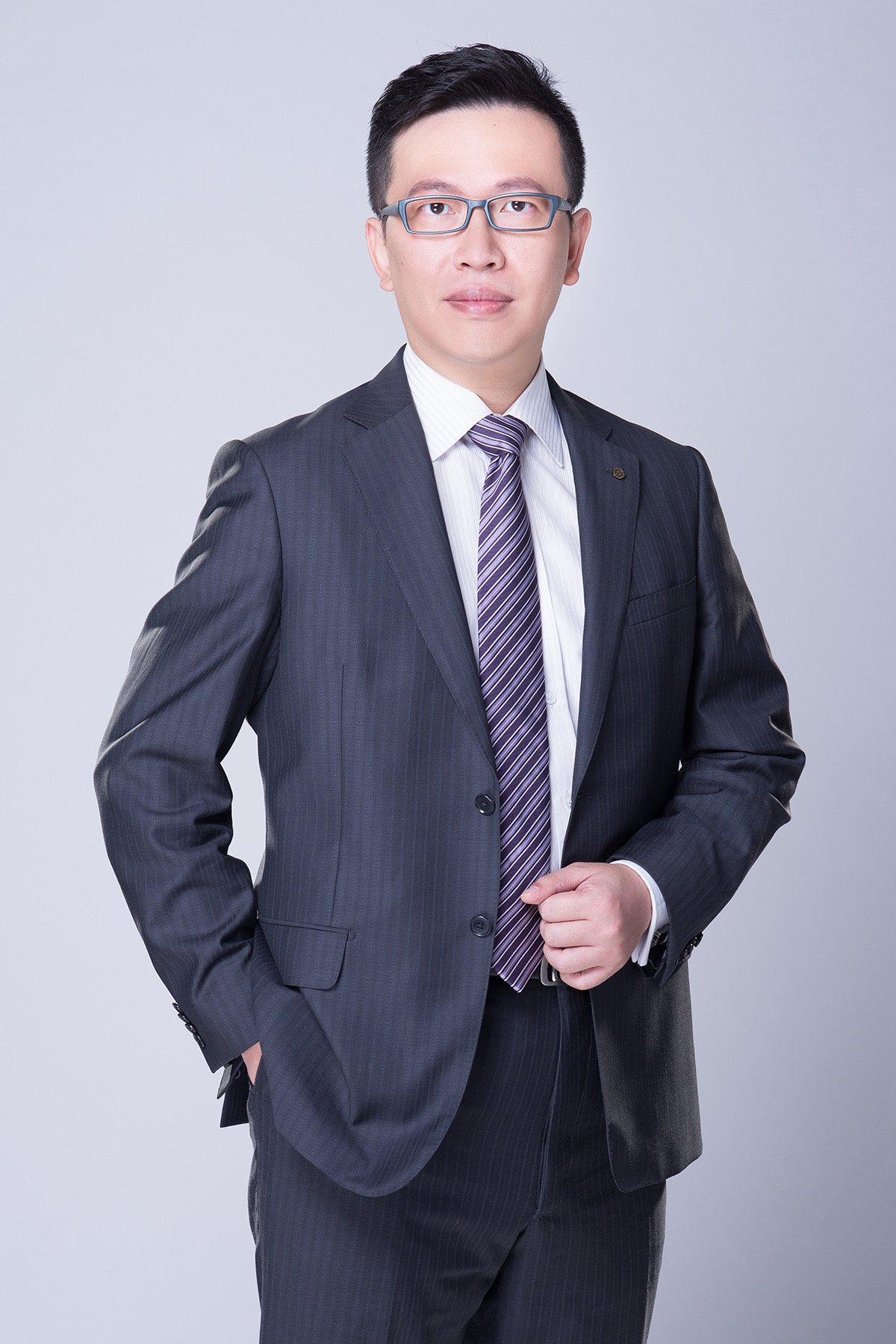 陳塘偉律師專業形象照